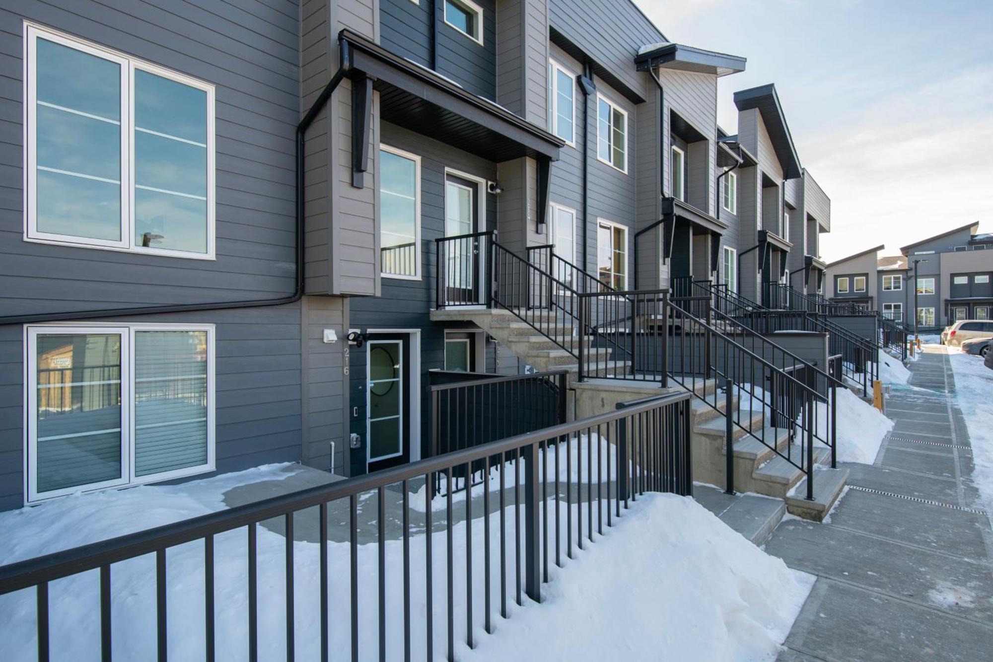 Apartment Stylish & Comfy Mountain Escape King Bed Ps5! Calgary