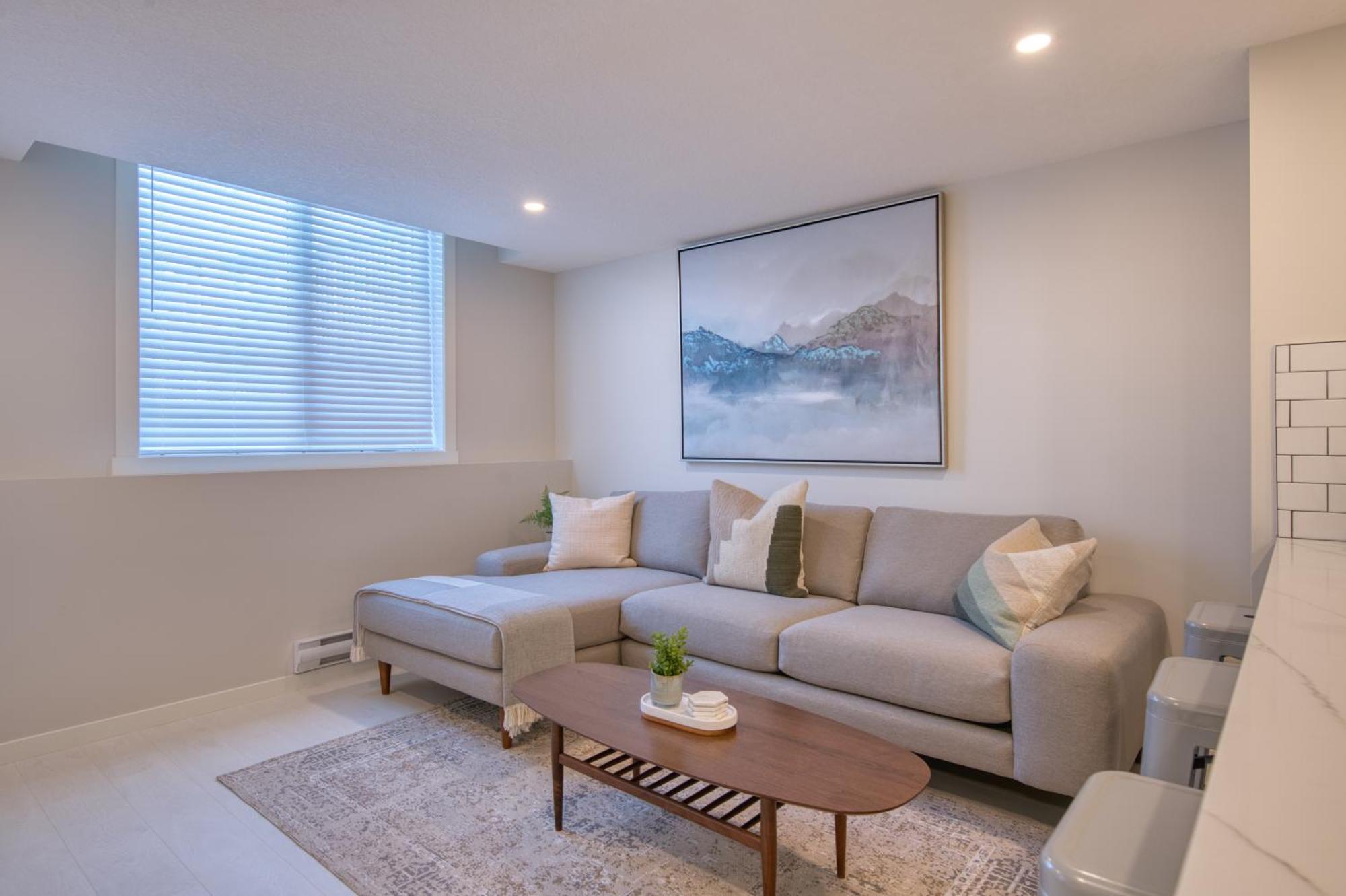 Stylish & Comfy Mountain Escape King Bed Ps5! Calgary
