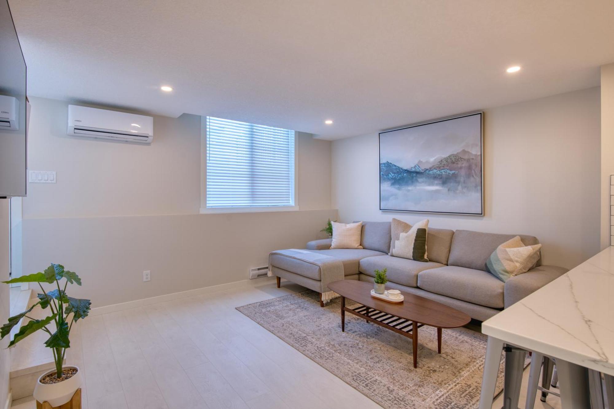 Apartment Stylish & Comfy Mountain Escape King Bed Ps5! Calgary